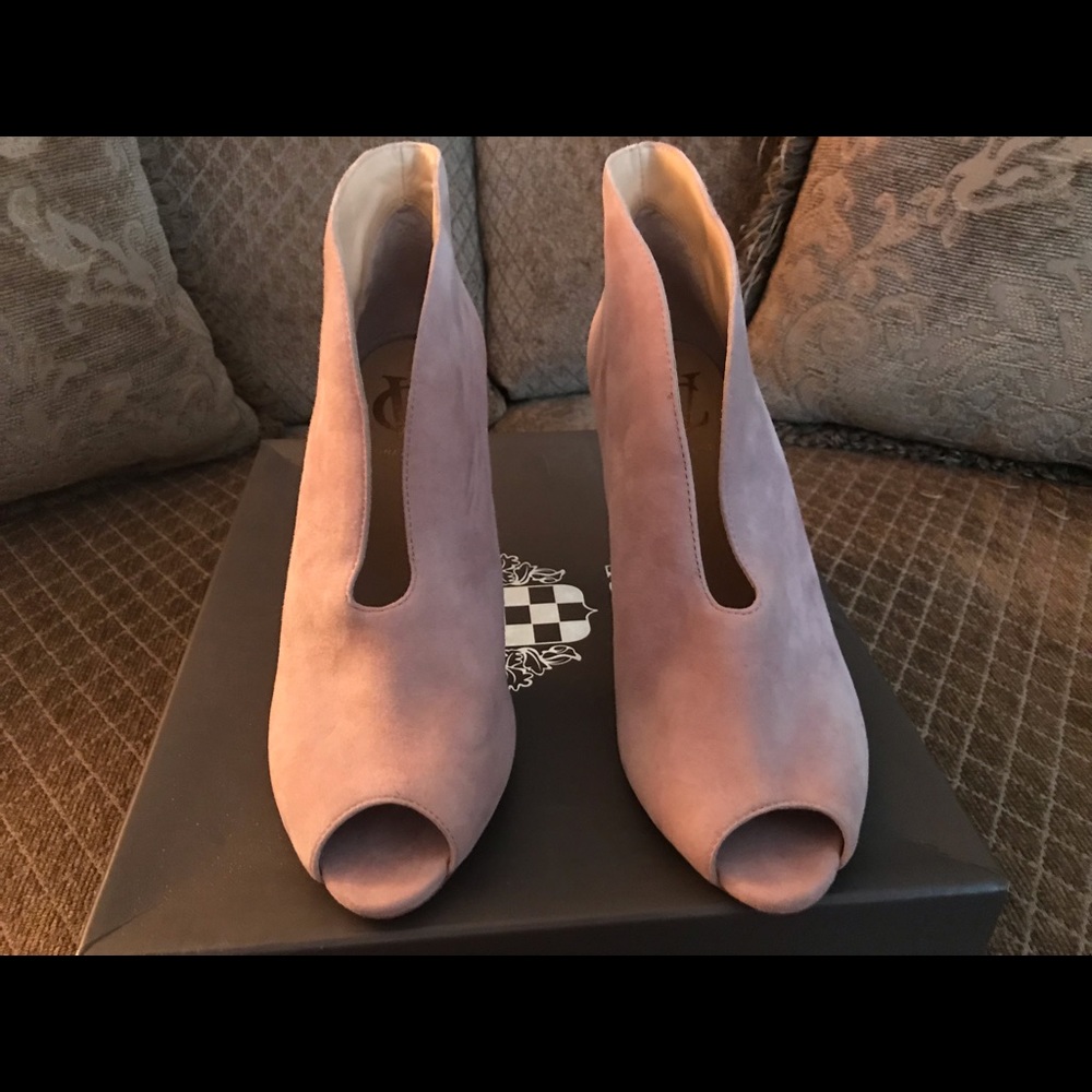 Vince Camino Ronan Bootie
